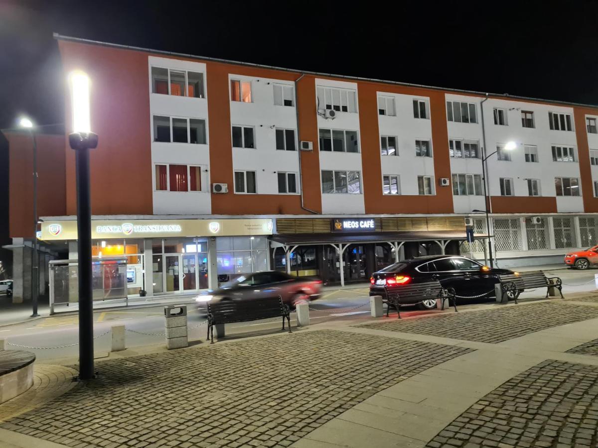 Ferienwohnung Apartament Ultra Central 1 Hunedoara Exterior foto